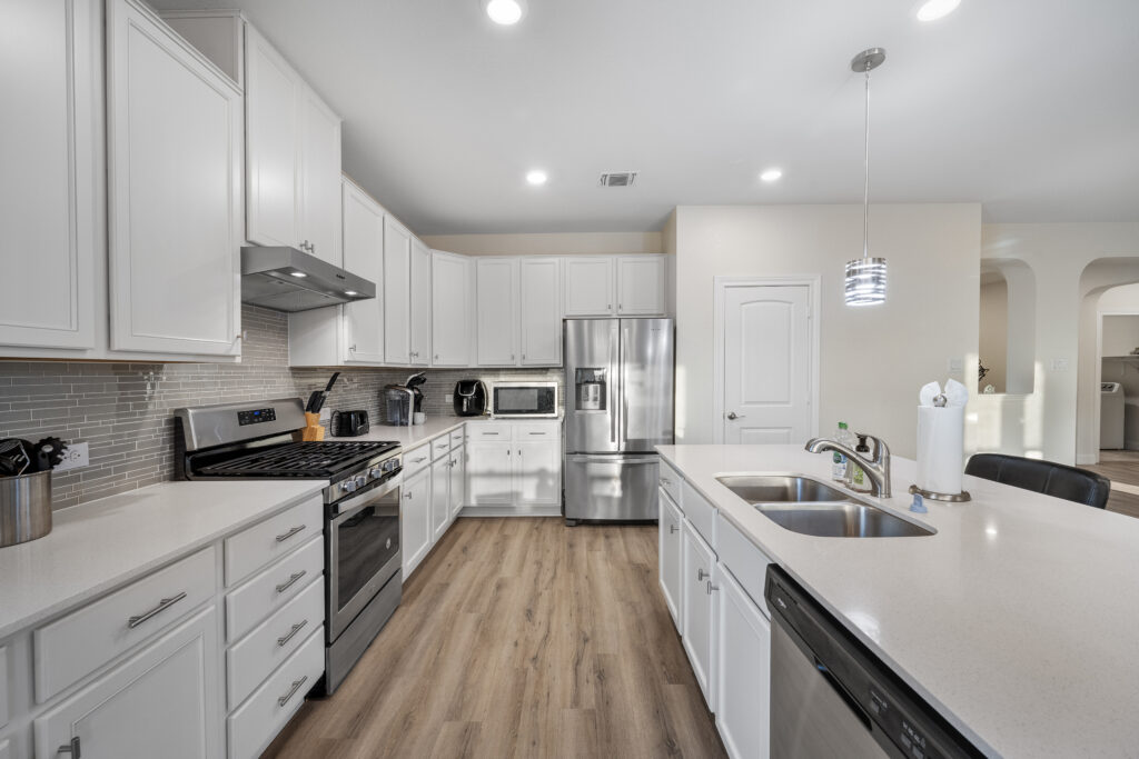 Beautiful modern kitchen in a Round Rock home photographed by ATXPhotoDude, a professional real estate photographer serving Central Texas.